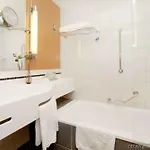 Radisson Blu Scandinavia Hotel, מלון